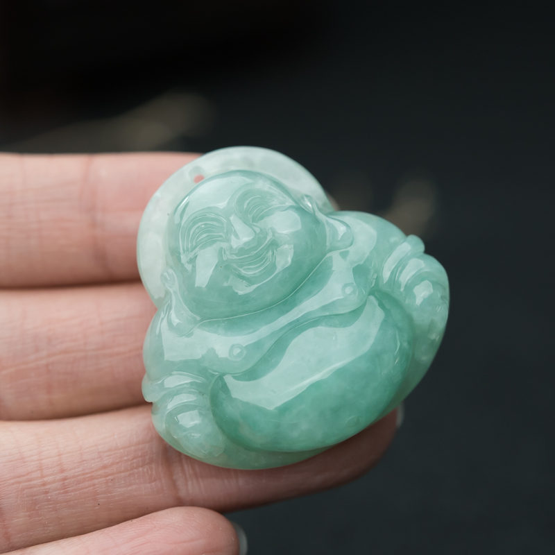 糯种浅绿翡翠吊坠-红掌柜