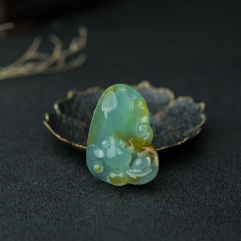 缅甸天然糯冰种俏色翡翠年年有余吊坠-红掌柜