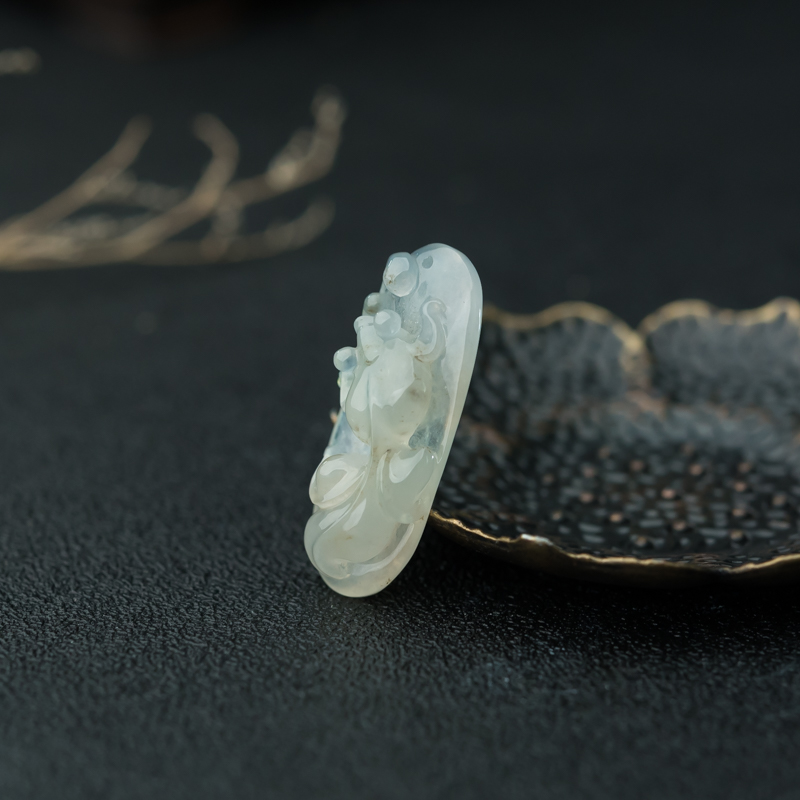 天然糯冰种翡翠年年有余吊坠-红掌柜