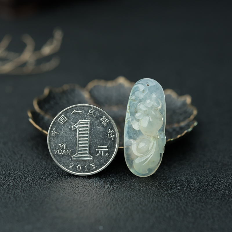 糯冰种翡翠吊坠-红掌柜