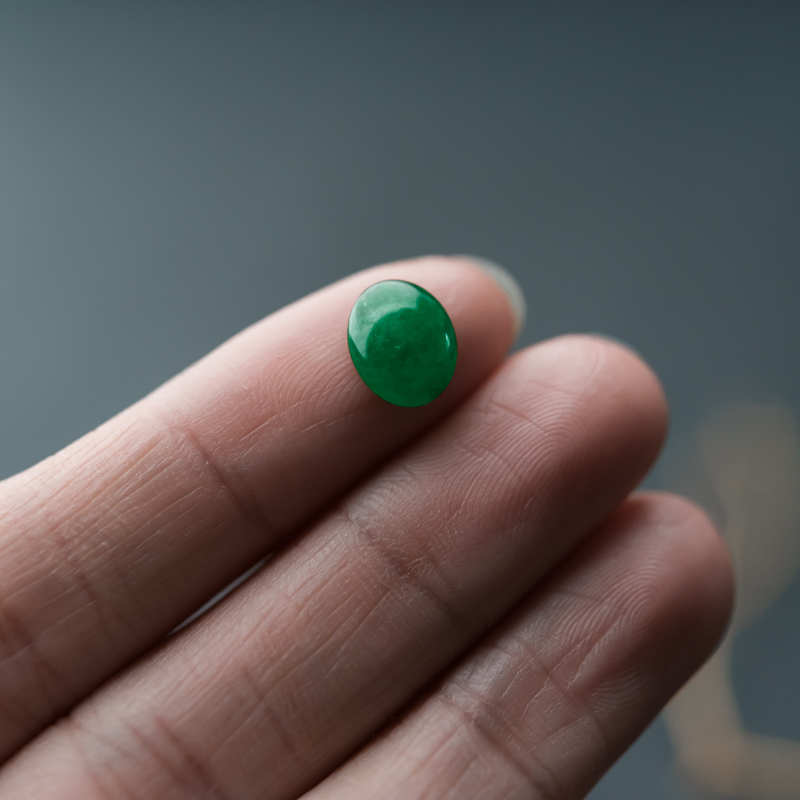 糯冰种阳绿翡翠蛋面-红掌柜