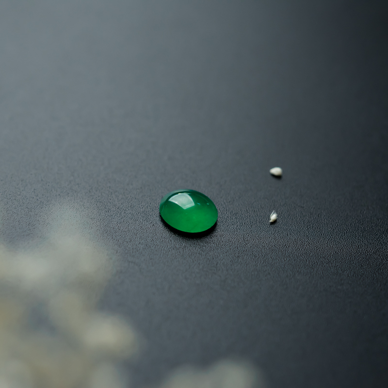 冰种翡翠蛋面-红掌柜