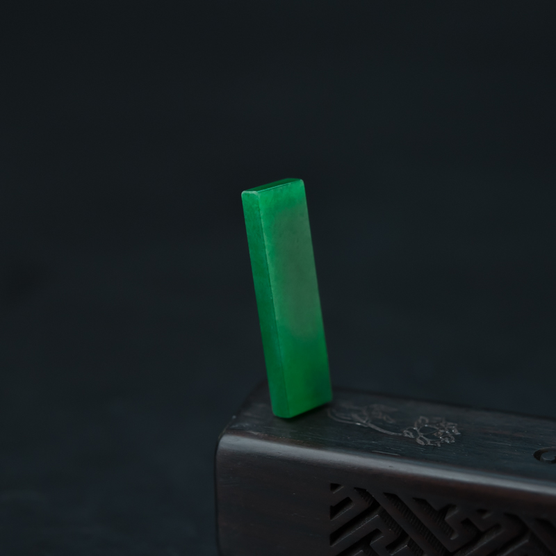 糯冰种翡翠方条-红掌柜