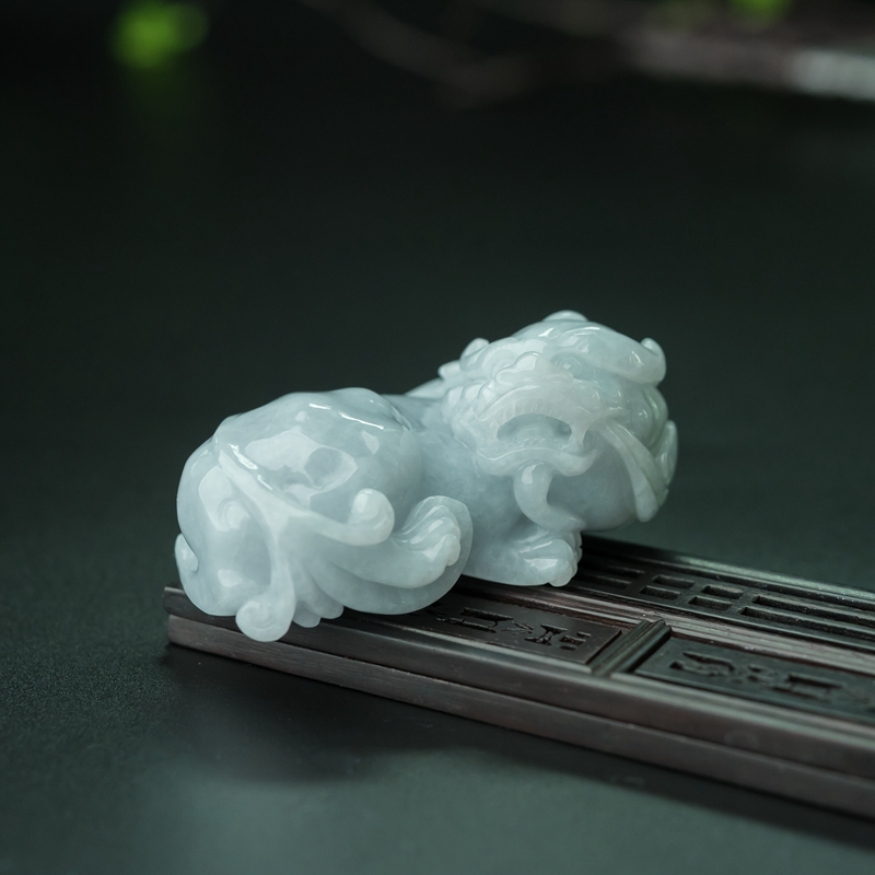 天然糯种翡翠貔貅手把件-红掌柜