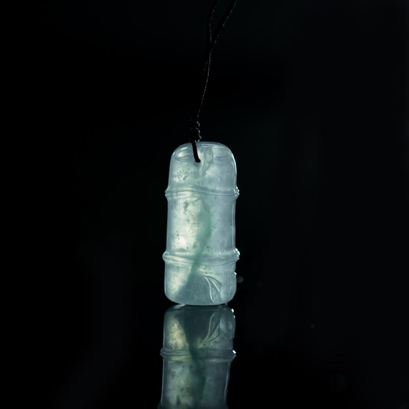 缅甸天然糯冰种飘花翡翠吊坠-红掌柜