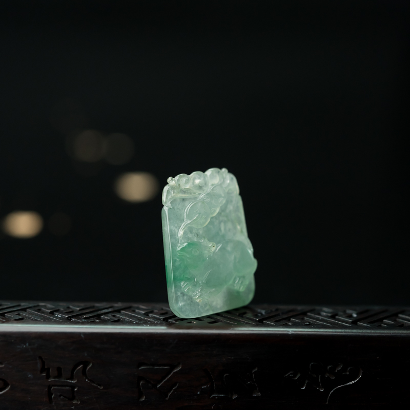 缅甸糯冰种飘翠翡翠子鼠吊坠-红掌柜