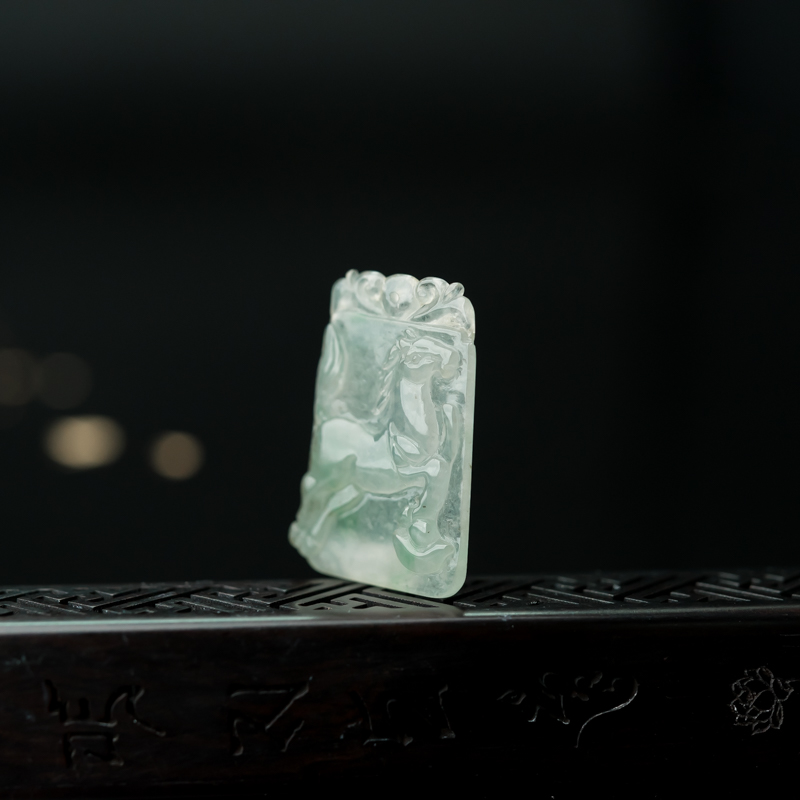 天然糯冰种飘翠翡翠午马吊坠-红掌柜