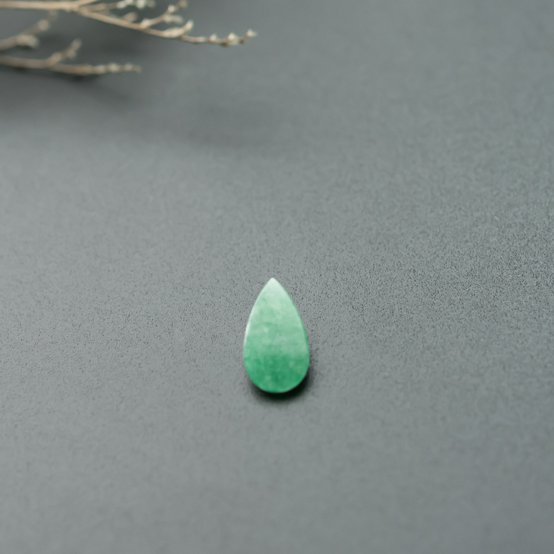 缅甸天然翠绿翡翠水滴戒面-红掌柜