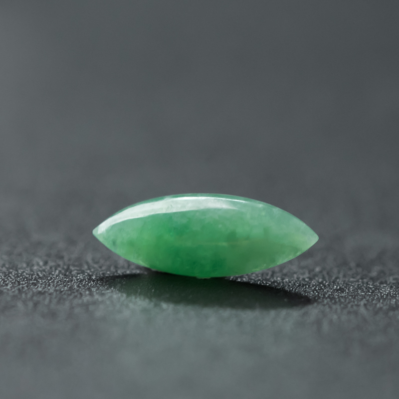 缅甸天然糯种翡翠随形戒面-红掌柜