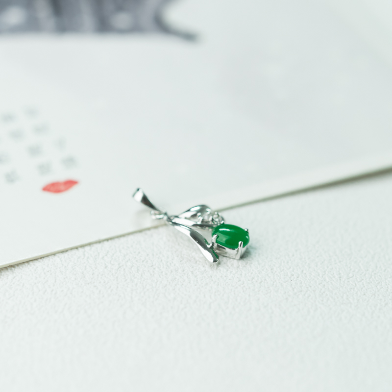 翠绿翡翠随形吊坠-红掌柜