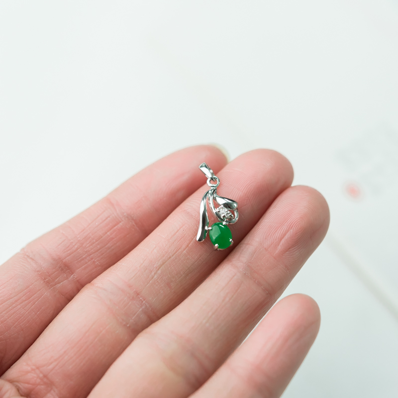 糯种翠绿翡翠吊坠-红掌柜