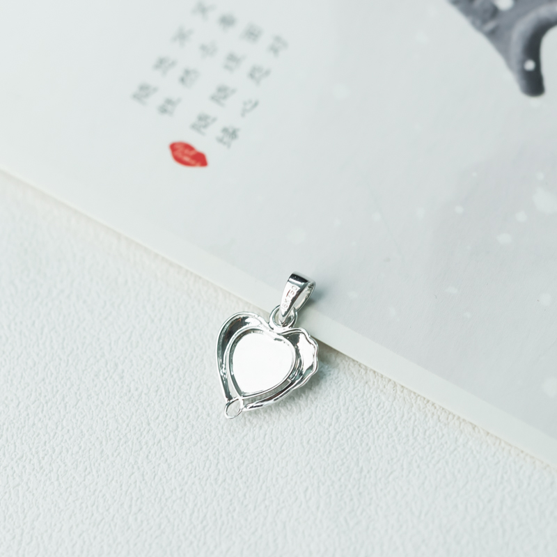 18K糯种翡翠桃心吊坠-红掌柜