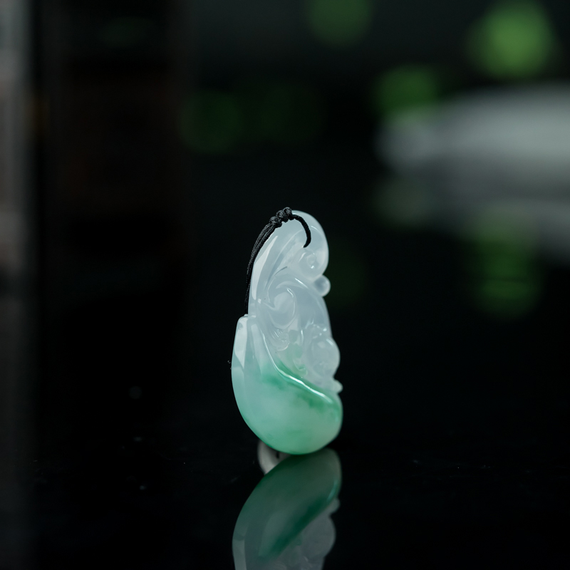 冰种翡翠招财鼠吊坠-红掌柜