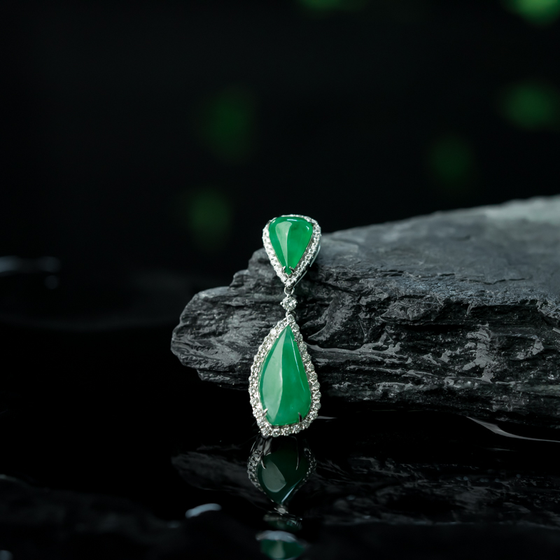 18K糯冰种阳绿翡翠吊坠-红掌柜