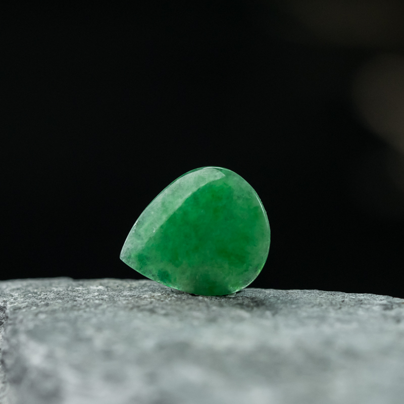 缅甸天然糯种翠绿翡翠戒面-红掌柜