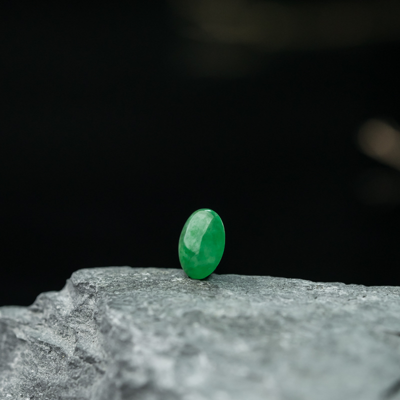 天然糯种翠绿翡翠戒面-红掌柜