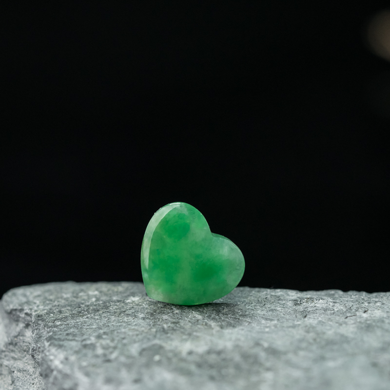 缅甸天然糯种翡翠桃心戒面-红掌柜