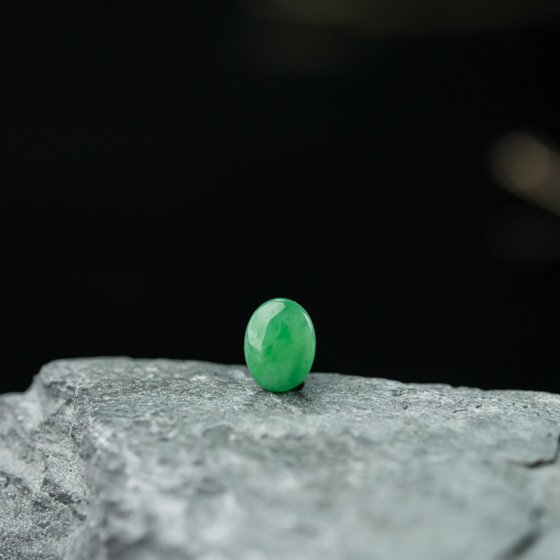 缅甸天然糯种翠绿翡翠戒面-红掌柜
