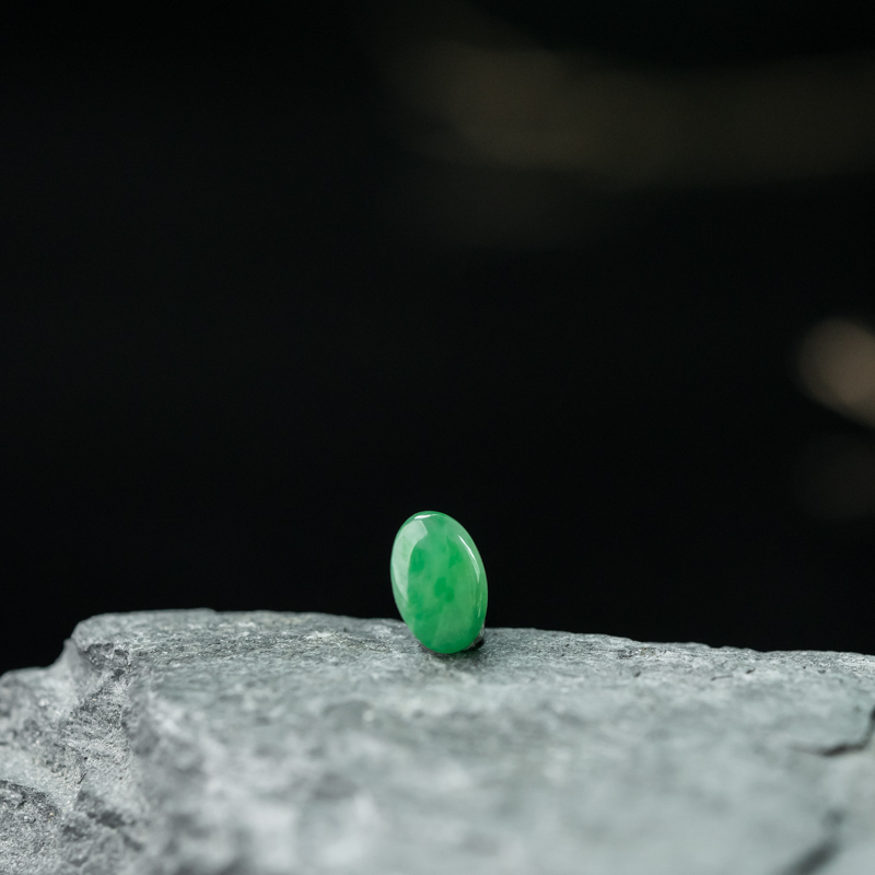 缅甸糯种翠绿翡翠戒面-红掌柜