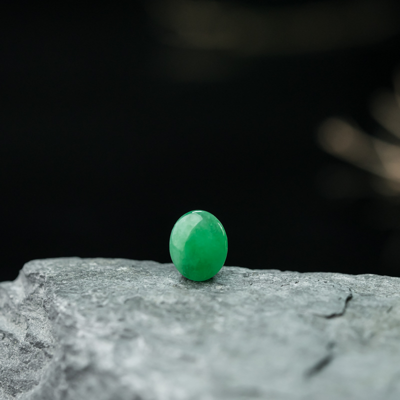 缅甸天然糯种翠绿翡翠戒面-红掌柜