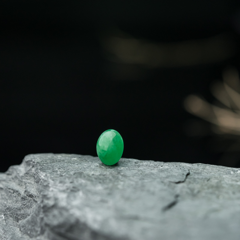 天然糯种翠绿翡翠戒面-红掌柜