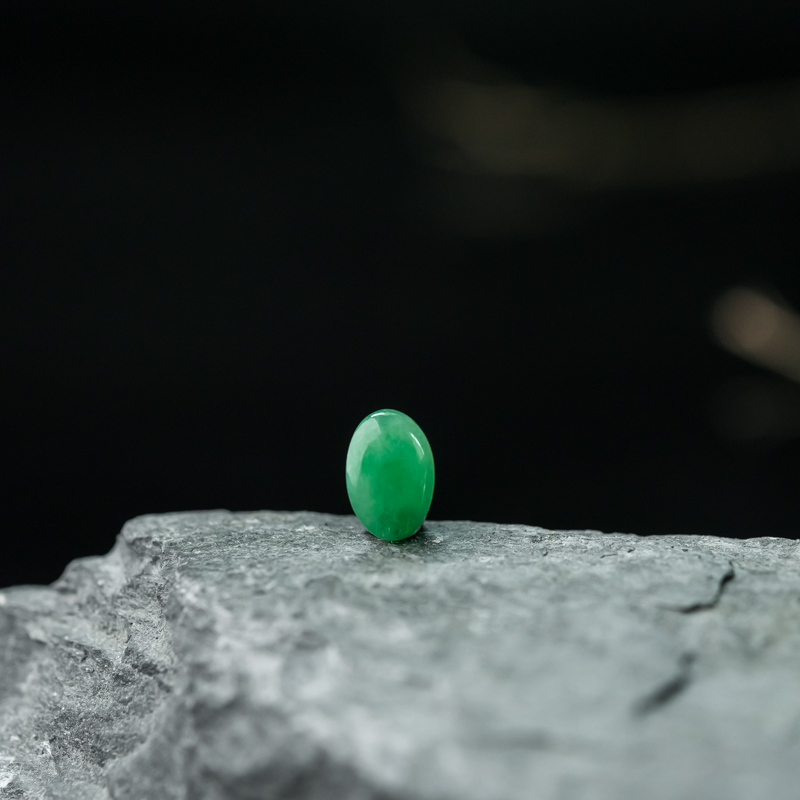 缅甸糯种翠绿翡翠戒面-红掌柜