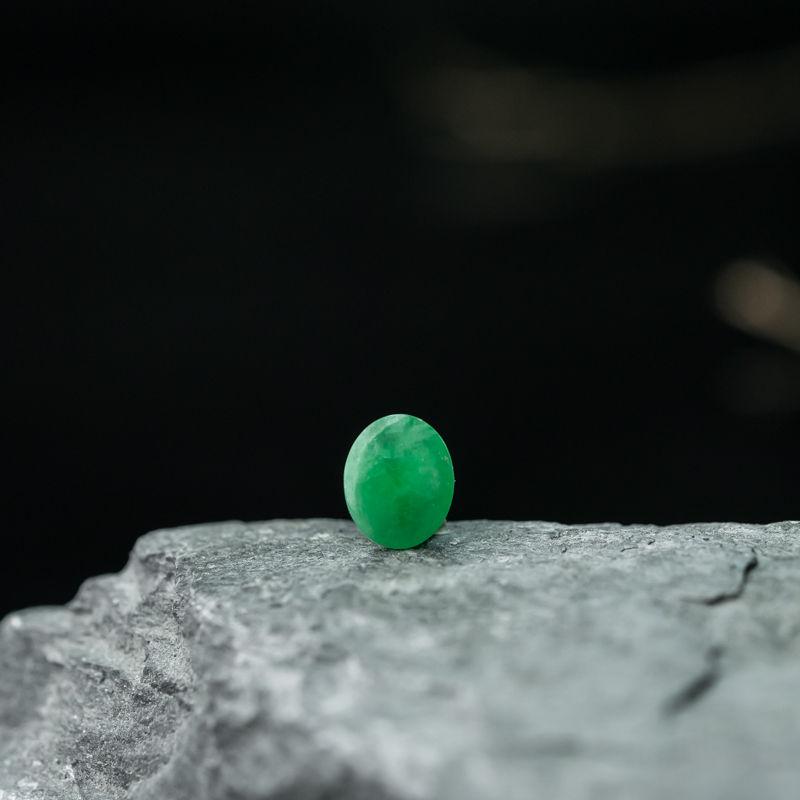 缅甸天然翠绿翡翠戒面-红掌柜