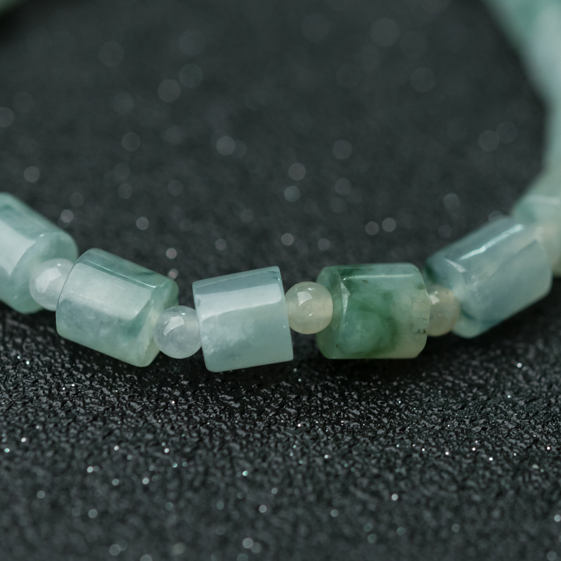 糯冰种飘花翡翠手串-红掌柜