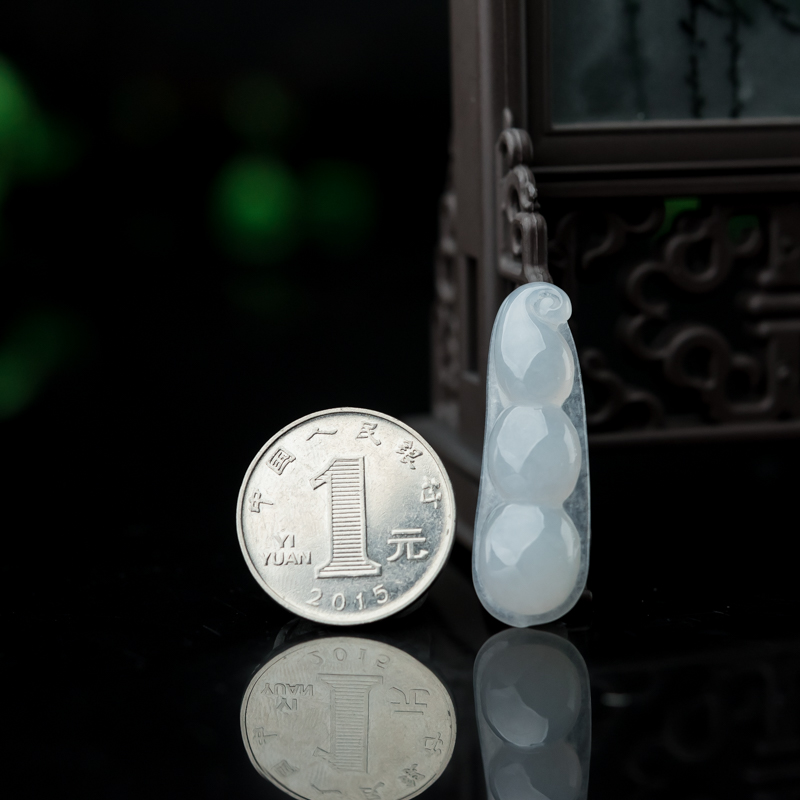 糯冰种翡翠吊坠-红掌柜