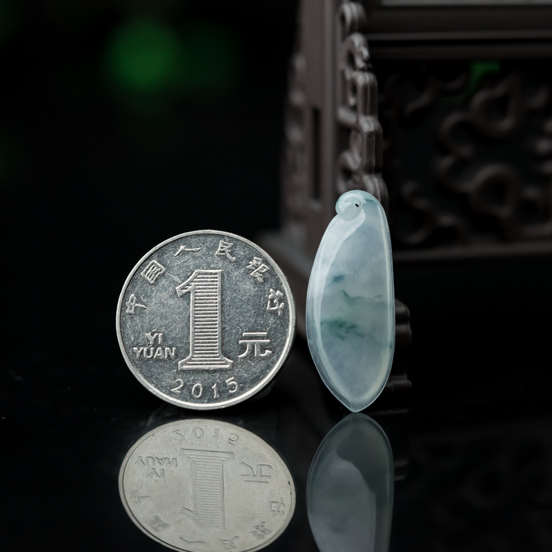 糯冰种飘花翡翠吊坠-红掌柜