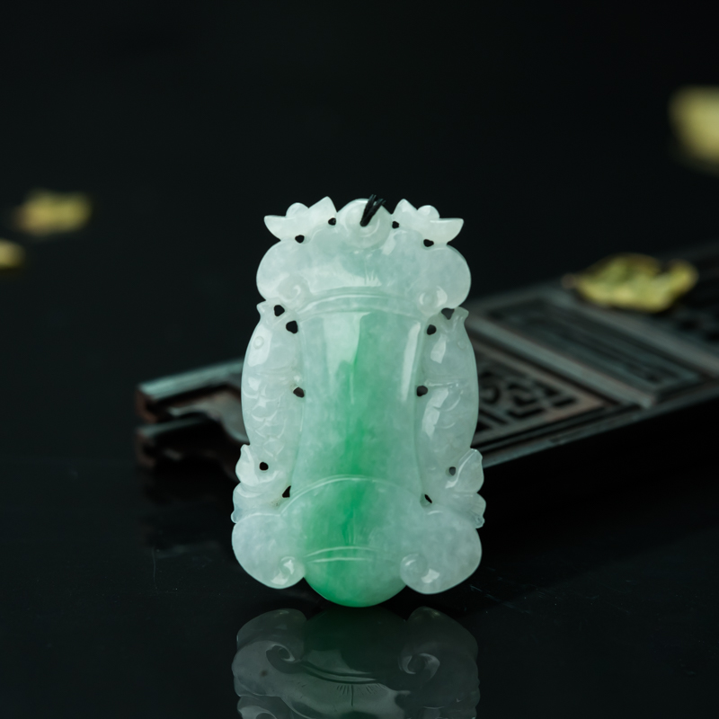 缅甸天然糯种飘翠翡翠如意吊坠-红掌柜