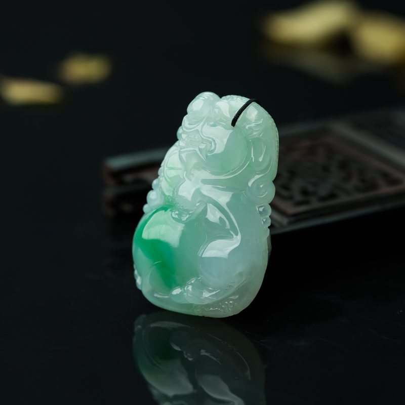 天然糯冰种飘翠狮子吊坠-红掌柜