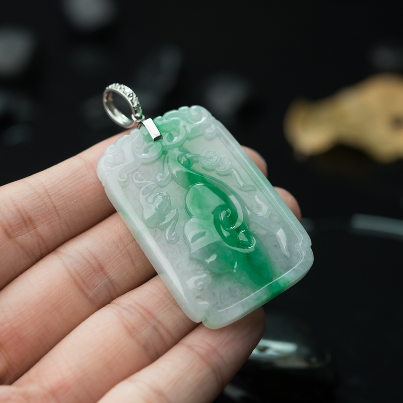 飘翠翡翠福在眼前吊坠-红掌柜