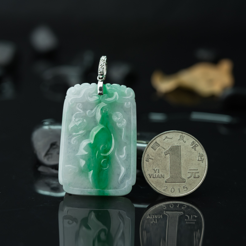 翡翠福在眼前吊坠-红掌柜