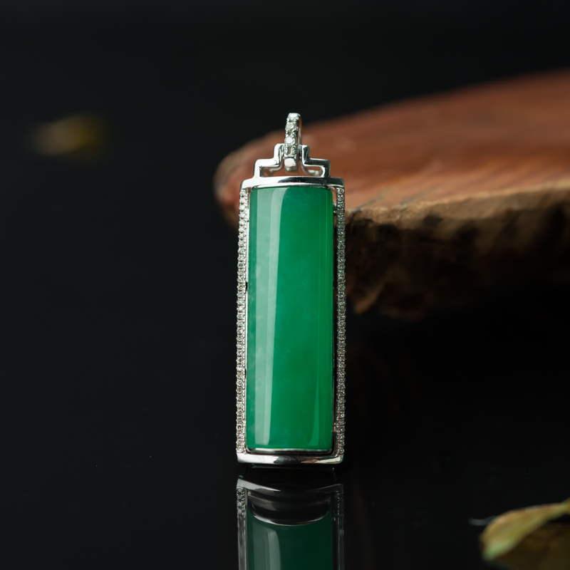 18K天然糯冰种翠绿翡翠无事牌吊坠-红掌柜