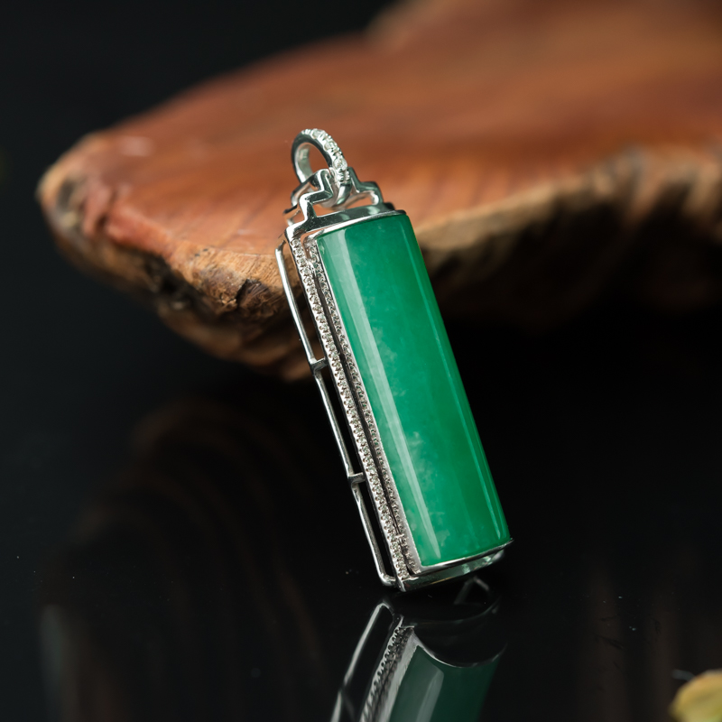 18K天然翠绿翡翠无事牌吊坠-红掌柜