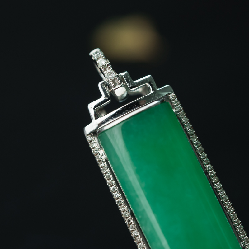 18K天然糯冰种翠绿翡翠吊坠-红掌柜