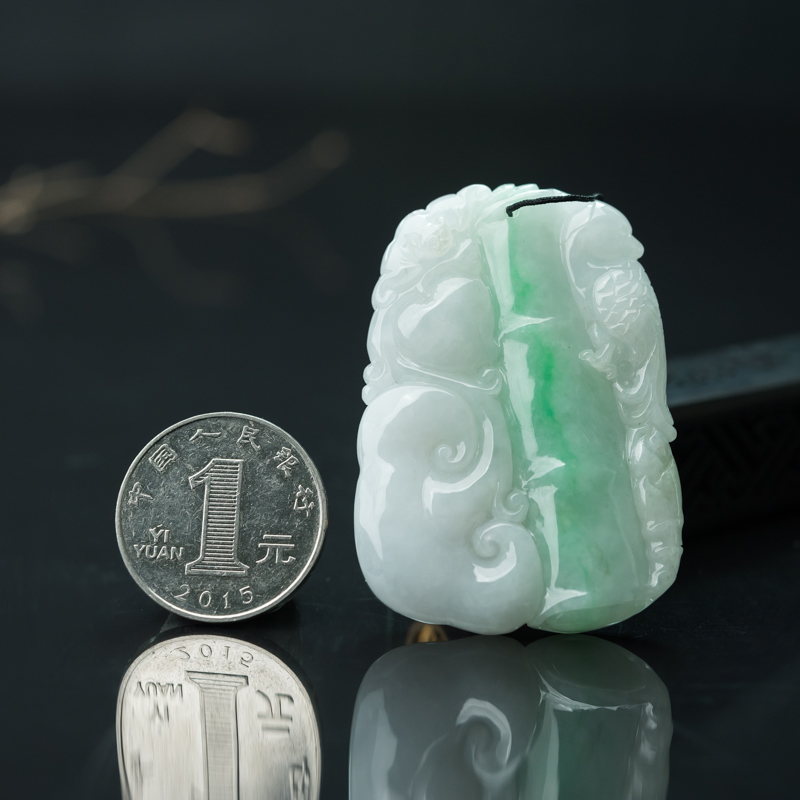 糯种飘翠翡翠吊坠-红掌柜