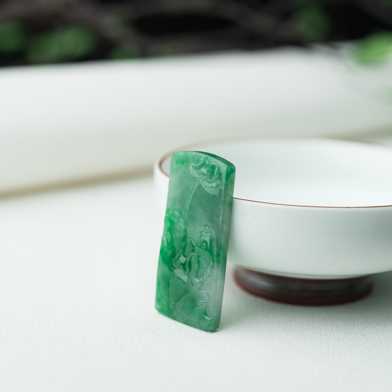 天然糯种飘翠翡翠年年有余吊坠-红掌柜