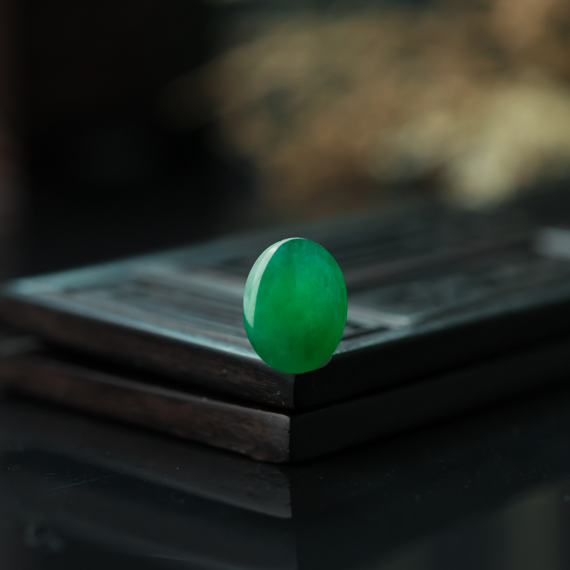 缅甸糯冰种翠绿翡翠戒面-红掌柜