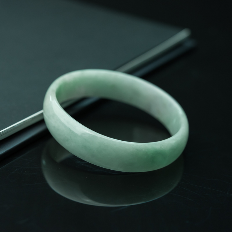 缅甸糯种浅绿翡翠贵妃镯-红掌柜
