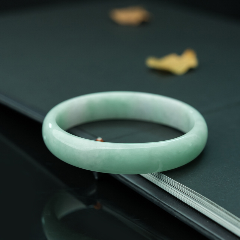 缅甸天然浅绿翡翠贵妃镯-红掌柜