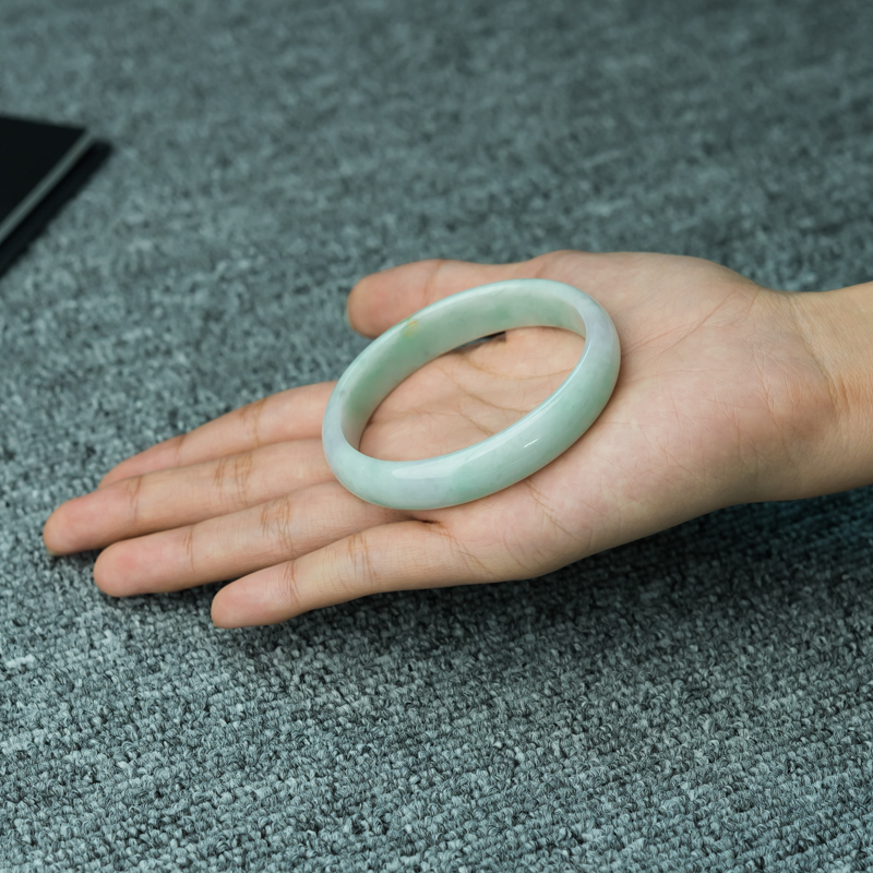 糯种浅绿翡翠贵妃镯-红掌柜
