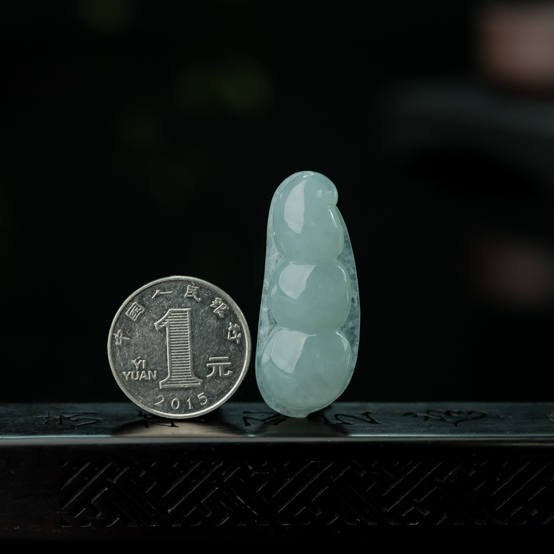 糯冰种翡翠福豆-红掌柜