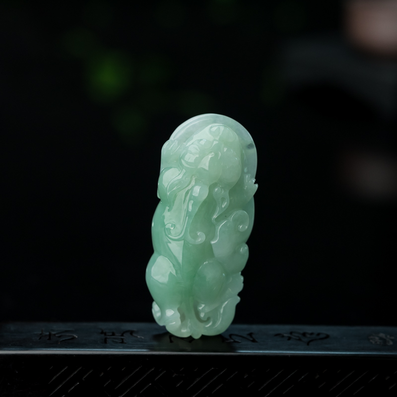 糯种浅绿翡翠貔貅吊坠-红掌柜