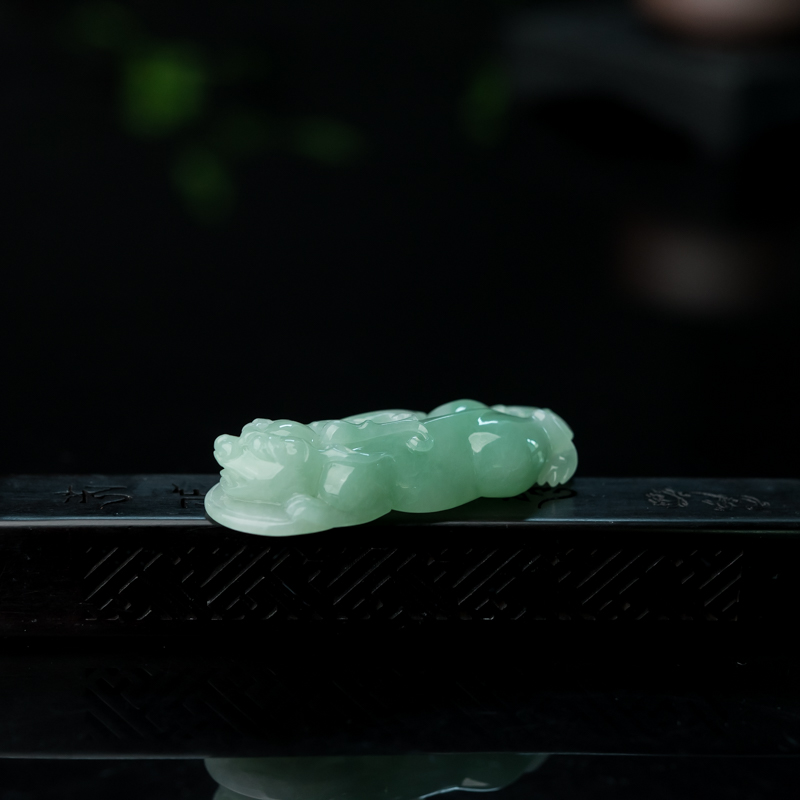 浅绿翡翠貔貅吊坠-红掌柜