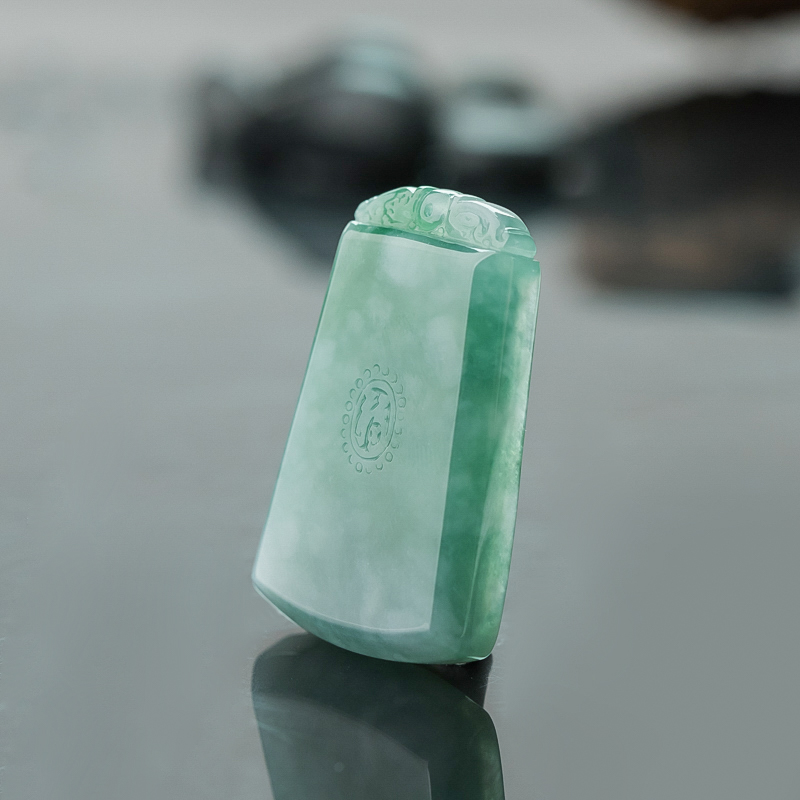 天然糯冰种蓝绿翡翠无事牌吊坠-红掌柜