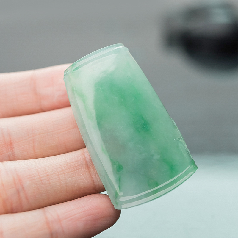 缅甸天然糯冰种豆绿翡翠吊坠-红掌柜