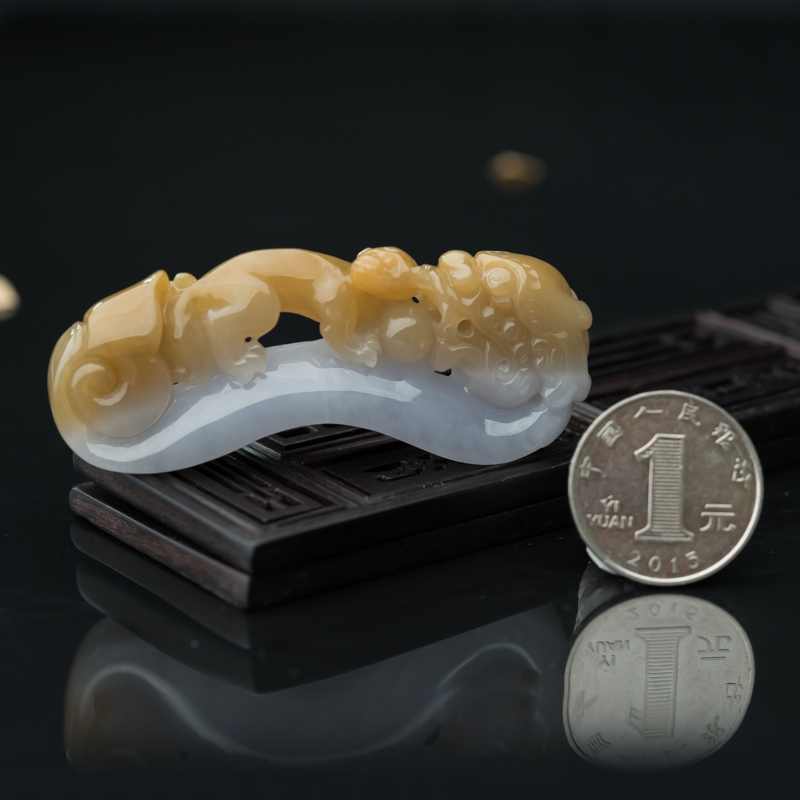 糯种翡翠升官发财手把件-红掌柜