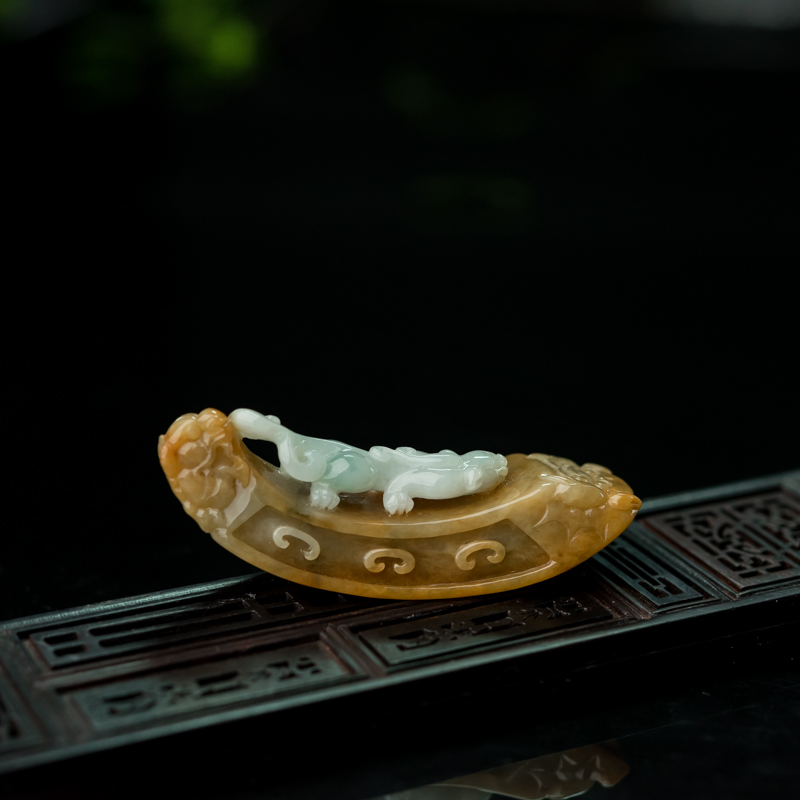 俏色翡翠望子成龙吊坠-红掌柜